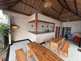 Krisna Bungalows & Restaurant