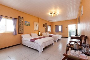 512 Huts Homestay