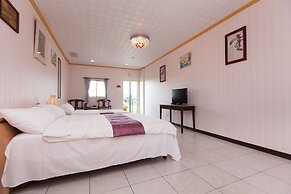 512 Huts Homestay