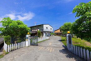 512 Huts Homestay