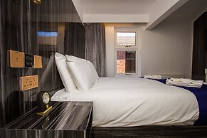 DJ Suites Blackpool