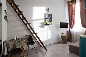 Apartment at the Red Bridge
