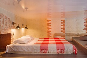 Apartment at the Red Bridge