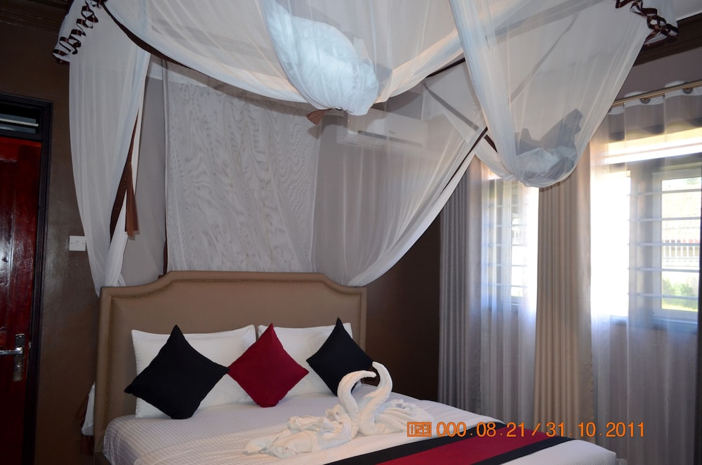 Saffron Beach Bistro & Cottages