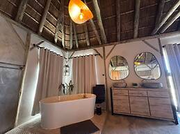 Tsauchab River Lodge