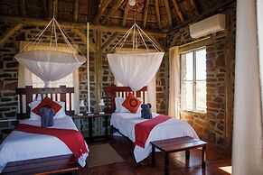 Tsauchab River Lodge