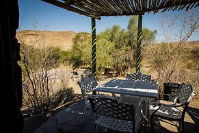 Tsauchab River Lodge