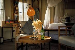 Tsauchab River Lodge