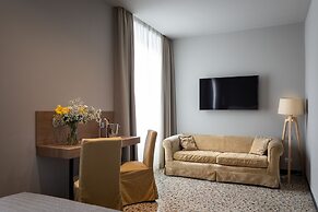 HNN Luxury Suites