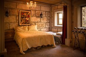 Stone Hearst