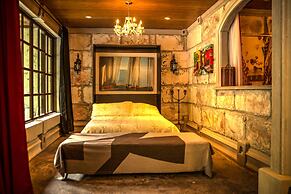 Stone Hearst