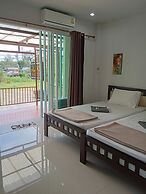 Mae-Porn Hostel