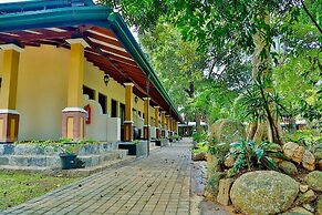 Miridiya Lake Resort