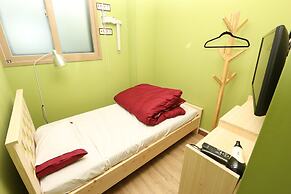 Midtown Hostel