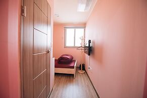 Midtown Hostel