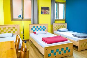 Midtown Hostel