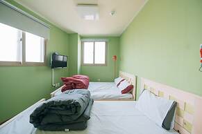 Midtown Hostel