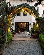 8fold-Pinecrest By LaRiSa, Bhimtal