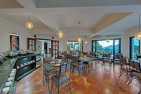 8fold-Pinecrest By LaRiSa, Bhimtal