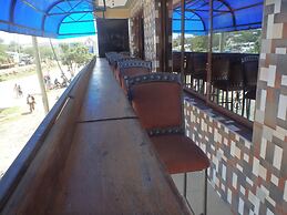 Mau Summit Hotel