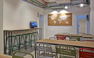 Hola Hostal Collblanc - Hostel