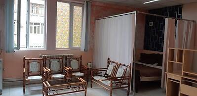 Full House Hostel
