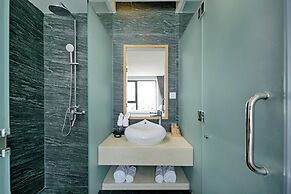 Seashore Hotel & Apartment