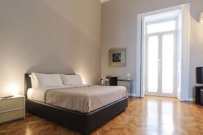 SpaccaNapoli Comfort Suites