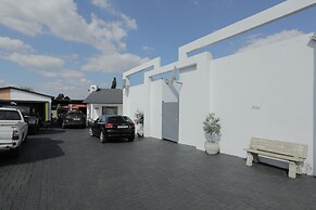 Ledumo Lodge