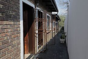 Ledumo Lodge