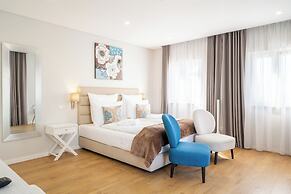 Silver Seahorse Garden Retreat