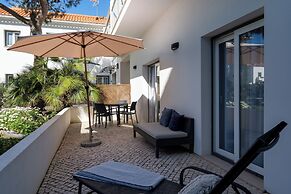 Silver Seahorse Garden Retreat