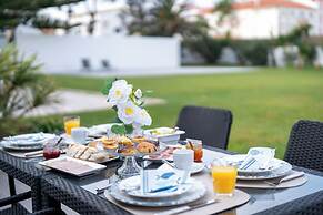 Silver Seahorse Garden Retreat