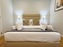 Silver Seahorse Garden Retreat