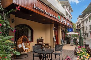 Junshe Boutique Guest House - Hostel