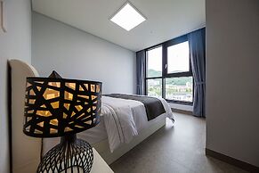 Shine Hotel