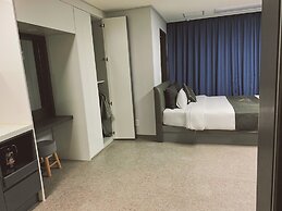 Shine Hotel