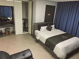 Shine Hotel