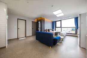 Shine Hotel
