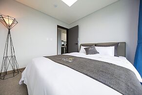 Shine Hotel