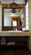 Lah Own Khaolak Resort