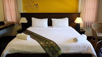 Lah Own Khaolak Resort