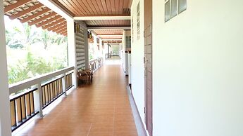 Lah Own Khaolak Resort