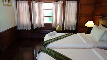 Lah Own Khaolak Resort