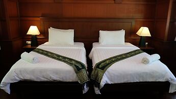 Lah Own Khaolak Resort