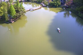 Peach Blossom Resort Hotel
