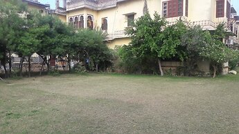 Bassi Fort Palace