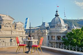 Redline Hotel