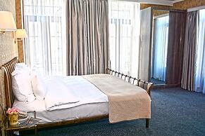 Redline Hotel