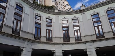 Redline Hotel
